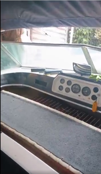 Lancha Esquimar 18 pés em fibra de vidro com reversor ano 1978